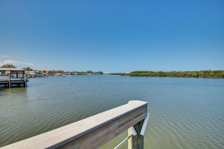 Riverfront Port Orange Home w / Dock & Slip!