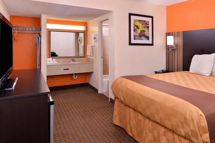 Room 14 of 23