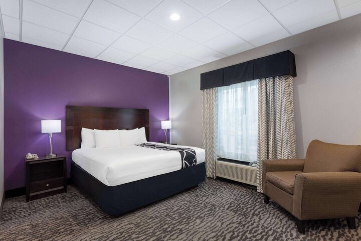 La Quinta Inn & Suites by Wyndham Huntsville Airport Madison