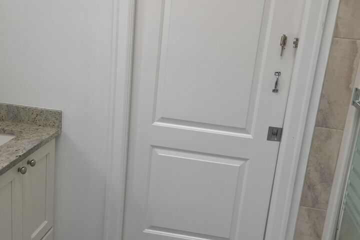 Room 27 of 61