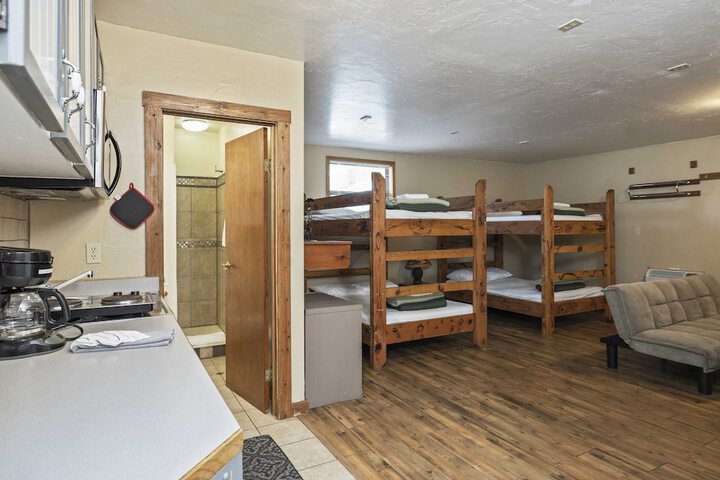 Room 28 of 65