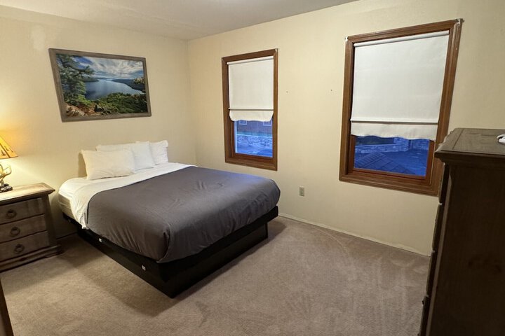 Room 32 of 99