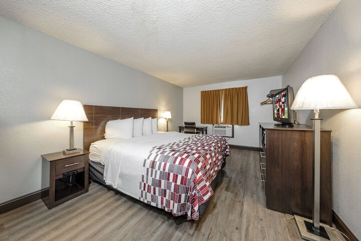 Room 13 of 34