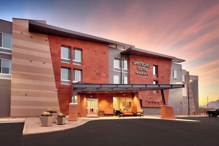 Hotel 2 of 32