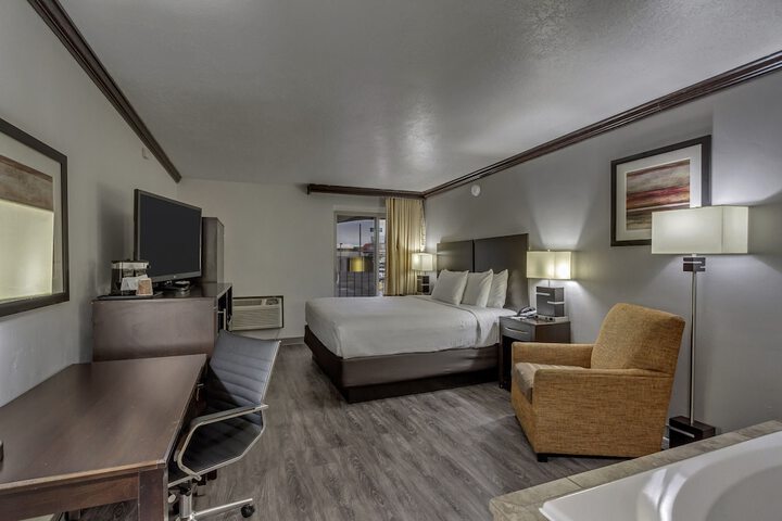Room 29 of 103