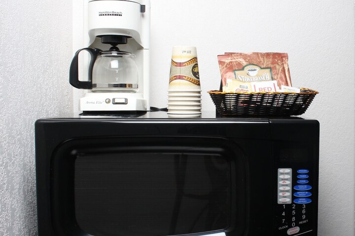 Breakfast/Coffee Service 25 of 27