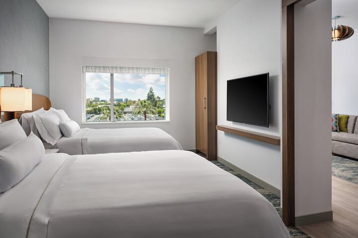 Room 16 of 38
