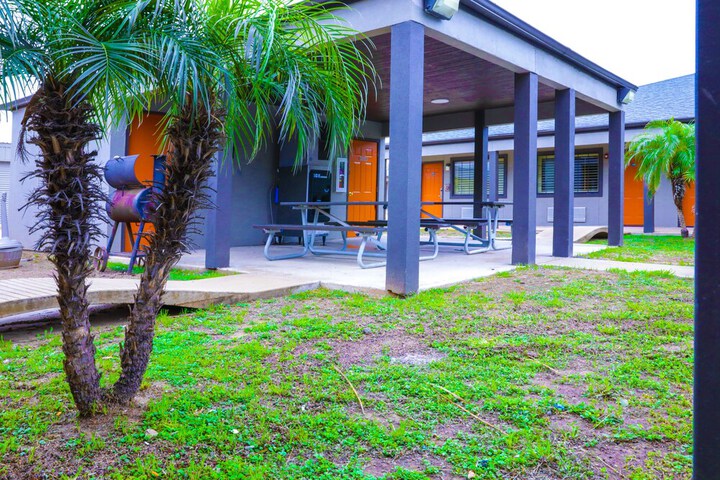 Terrace/Patio 32 of 34