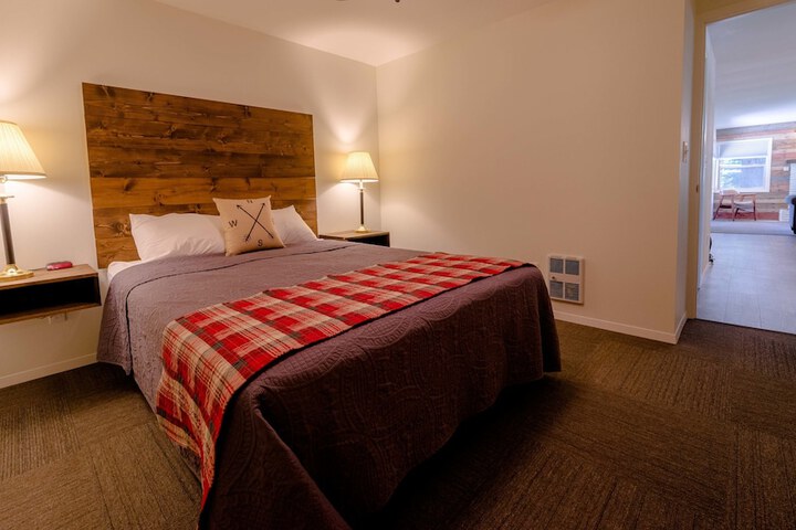 Room 119 of 235