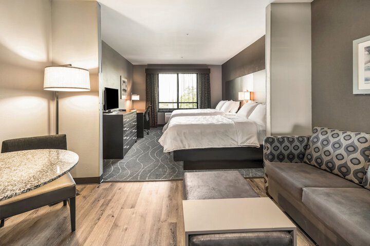 Holiday Inn & Suites Silicon Valley - Milpitas by IHG