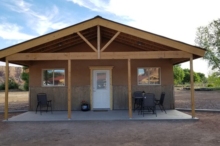 Bluff Gardens Cabins