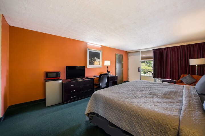 Travelodge by Wyndham Oakley