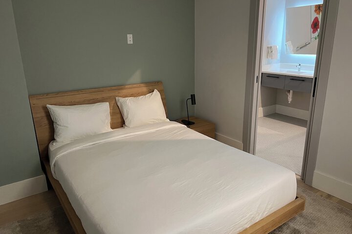 Room 61 of 109