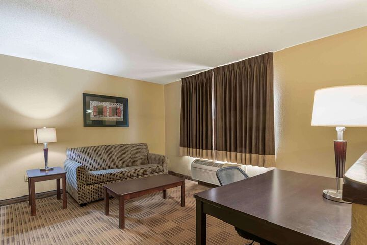 Room 19 of 33