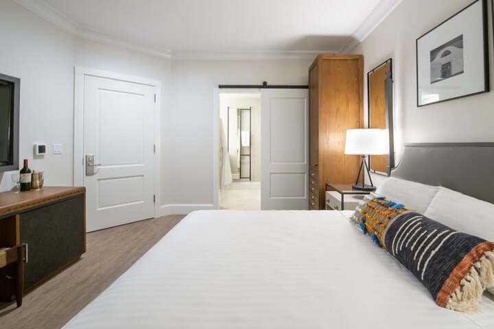 Room 18 of 49