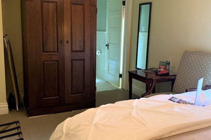 Room 26 of 37
