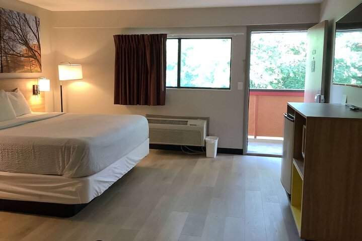 Room 18 of 34