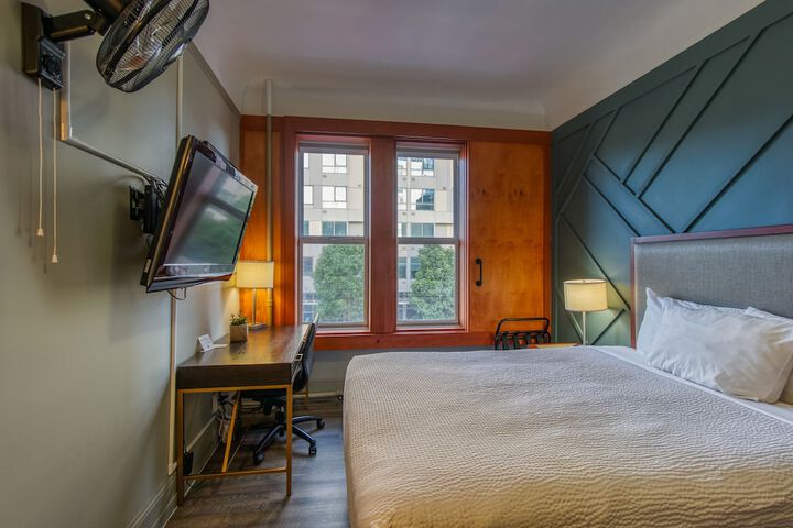 Room 71 of 115