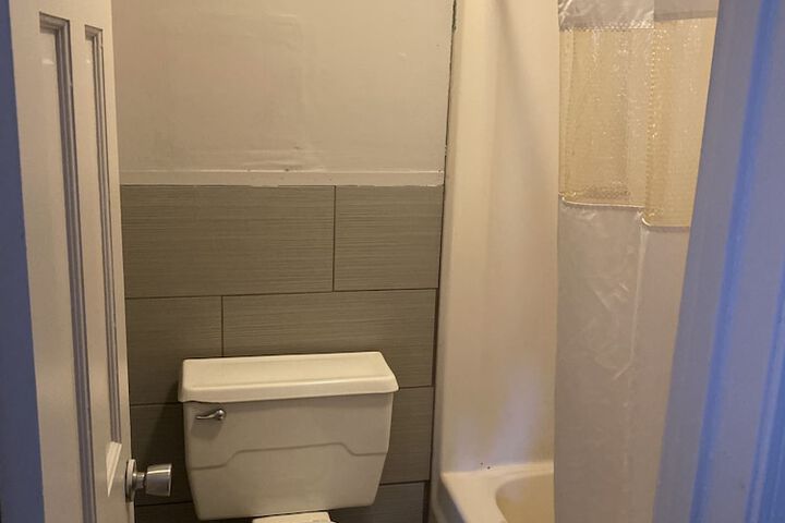 Room 11 of 11