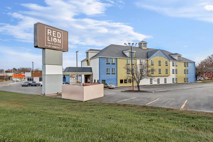 Red Lion Inn & Suites Blue Springs
