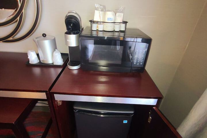 Holiday Inn Express & Suites Utica by IHG