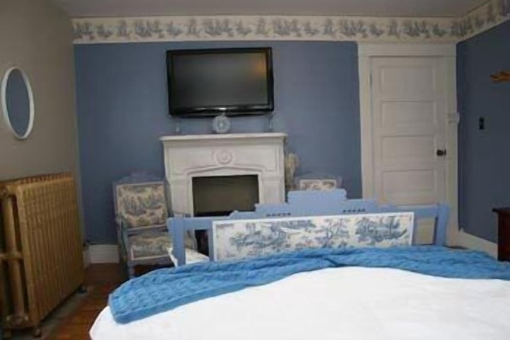 Room 17 of 35