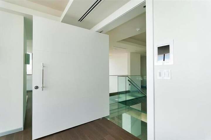 Room 21 of 24