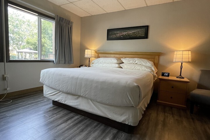 Room 10 of 25