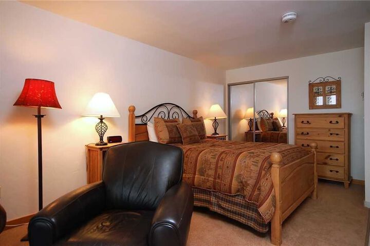 Room 37 of 121