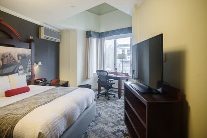 Room 6 of 36