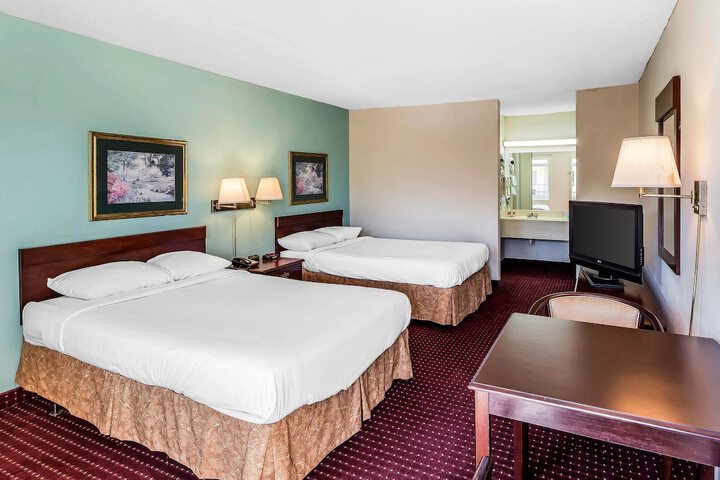 Room 21 of 34