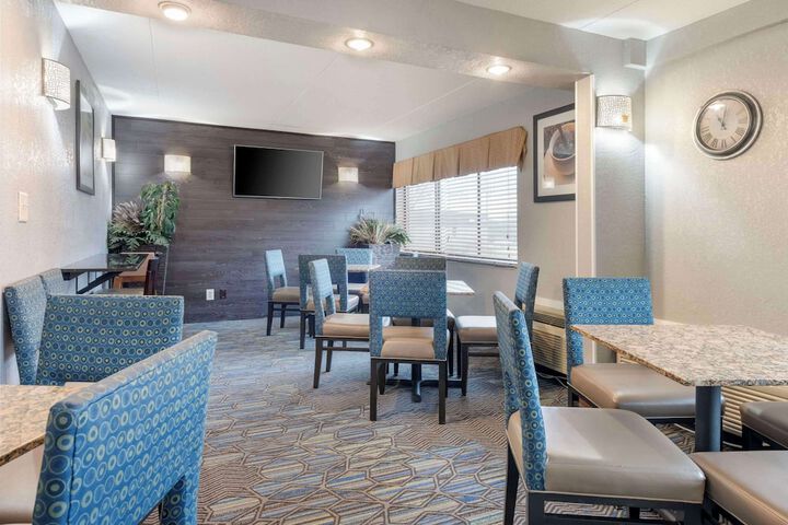 Quality Inn & Suites Mayo Clinic Area