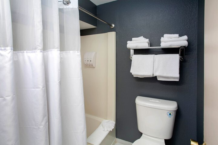 Room 42 of 59