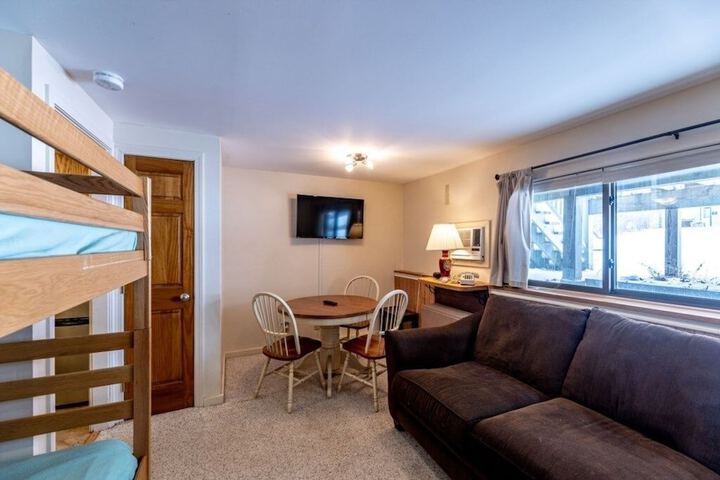 4br Private Townhouse at Smugglers Notch Resort 4 Bedroom Condo