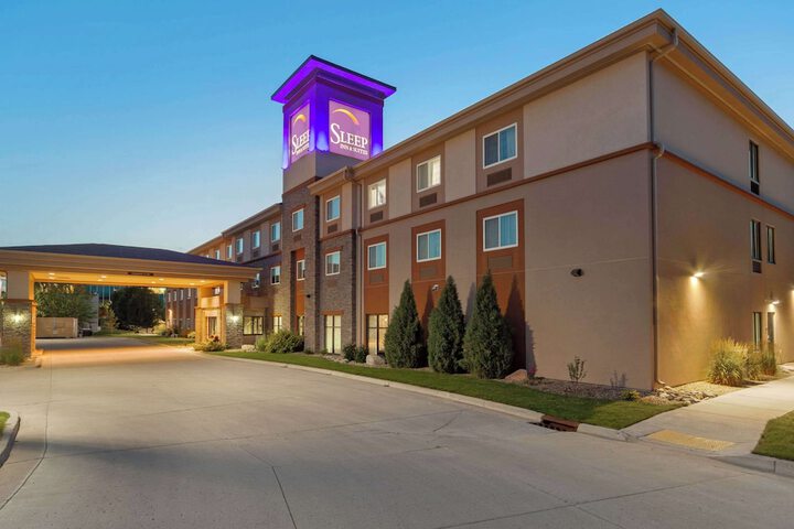Hotel 11 of 65