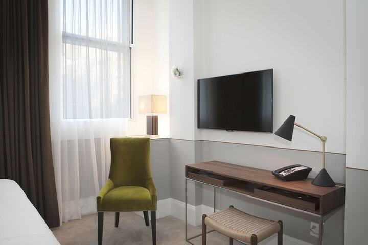 Room 12 of 39