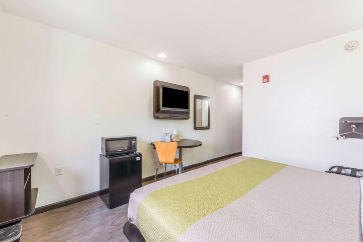 Room 21 of 45