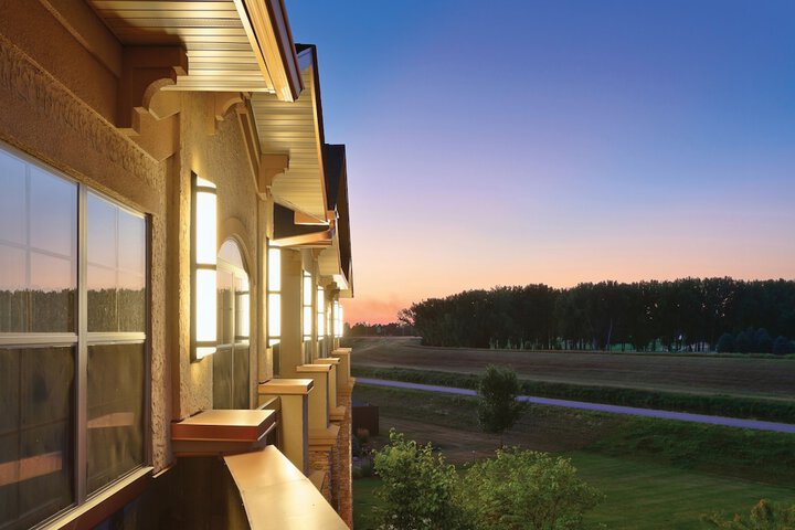 Clubhouse Hotel Suites Sioux Falls