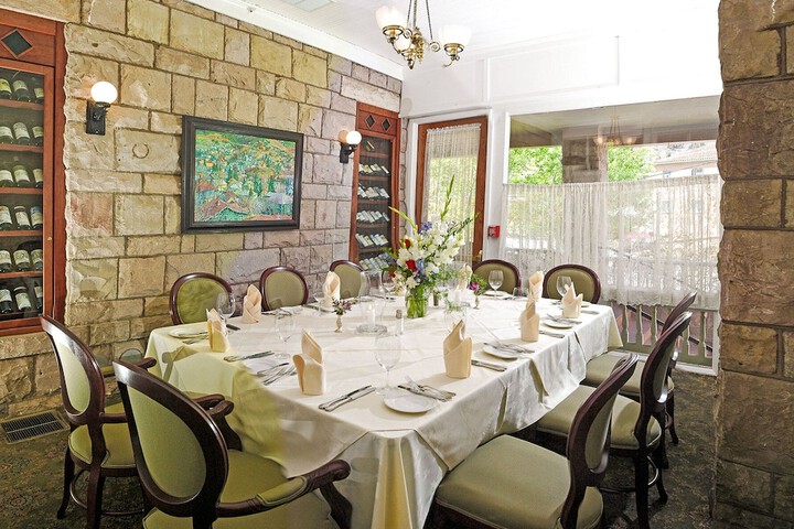 Dining 62 of 75