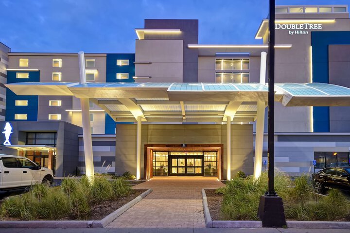 DoubleTree by Hilton Virginia Beach Oceanfront South