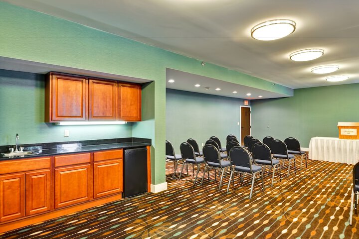 Hampton Inn by Hilton New Bedford / Fairhaven