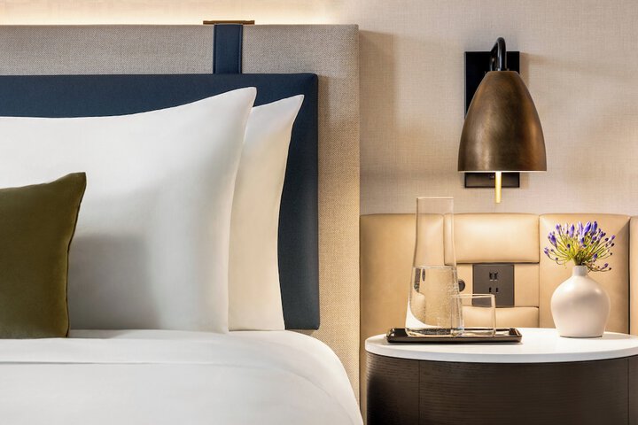 Crowne Plaza Edison by IHG