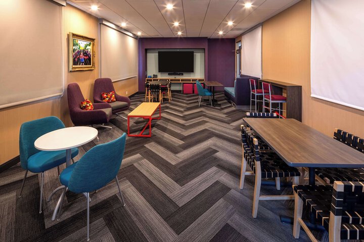 Hotel Interior 6 of 37