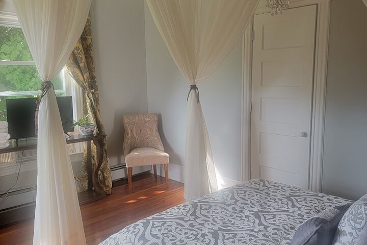 Room 13 of 28