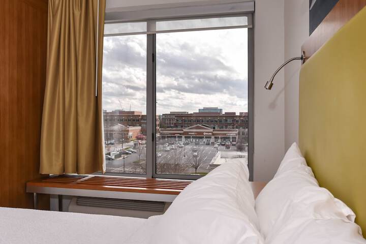Room 22 of 38
