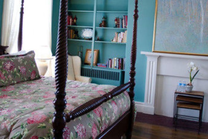 Room 17 of 47