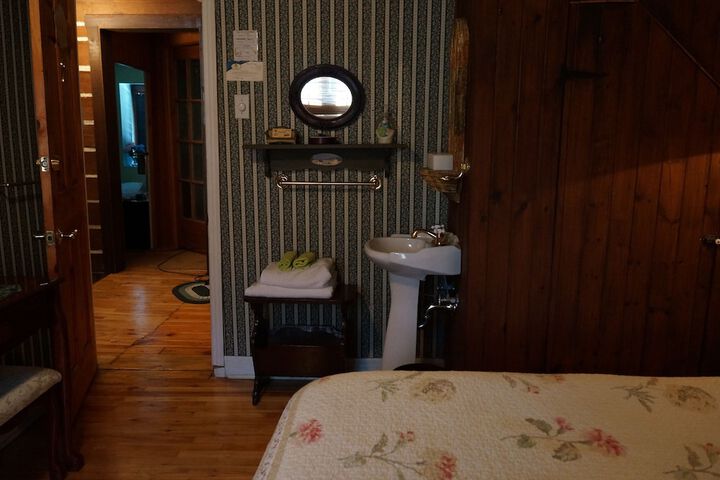 Room 33 of 45
