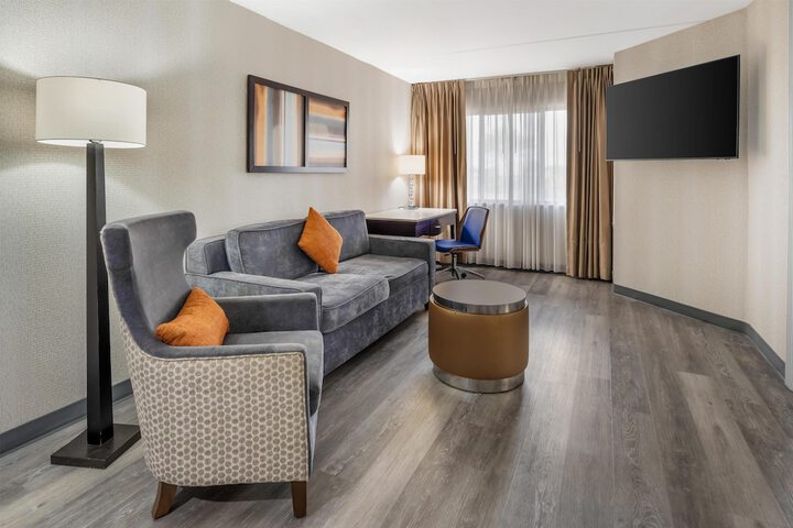 Best Western Plus Miamisburg-Dayton Suites Banquets & Hotel