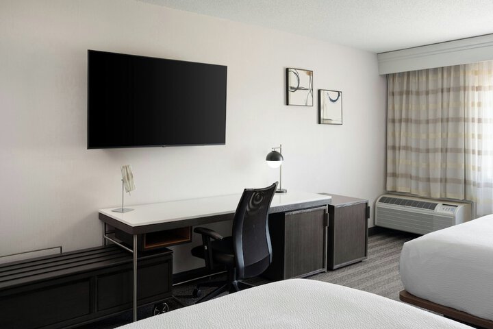 Courtyard by Marriott Detroit Utica