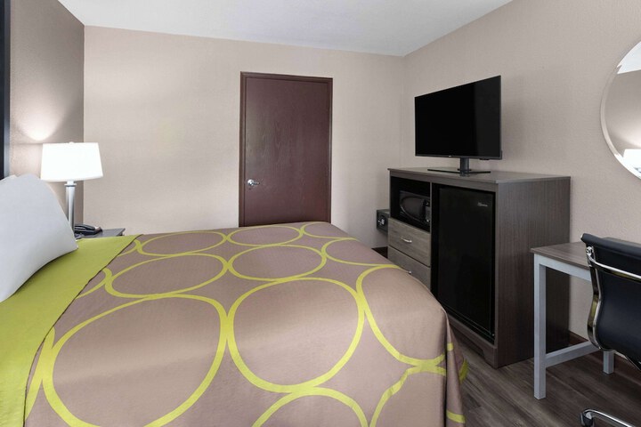 Room 21 of 33